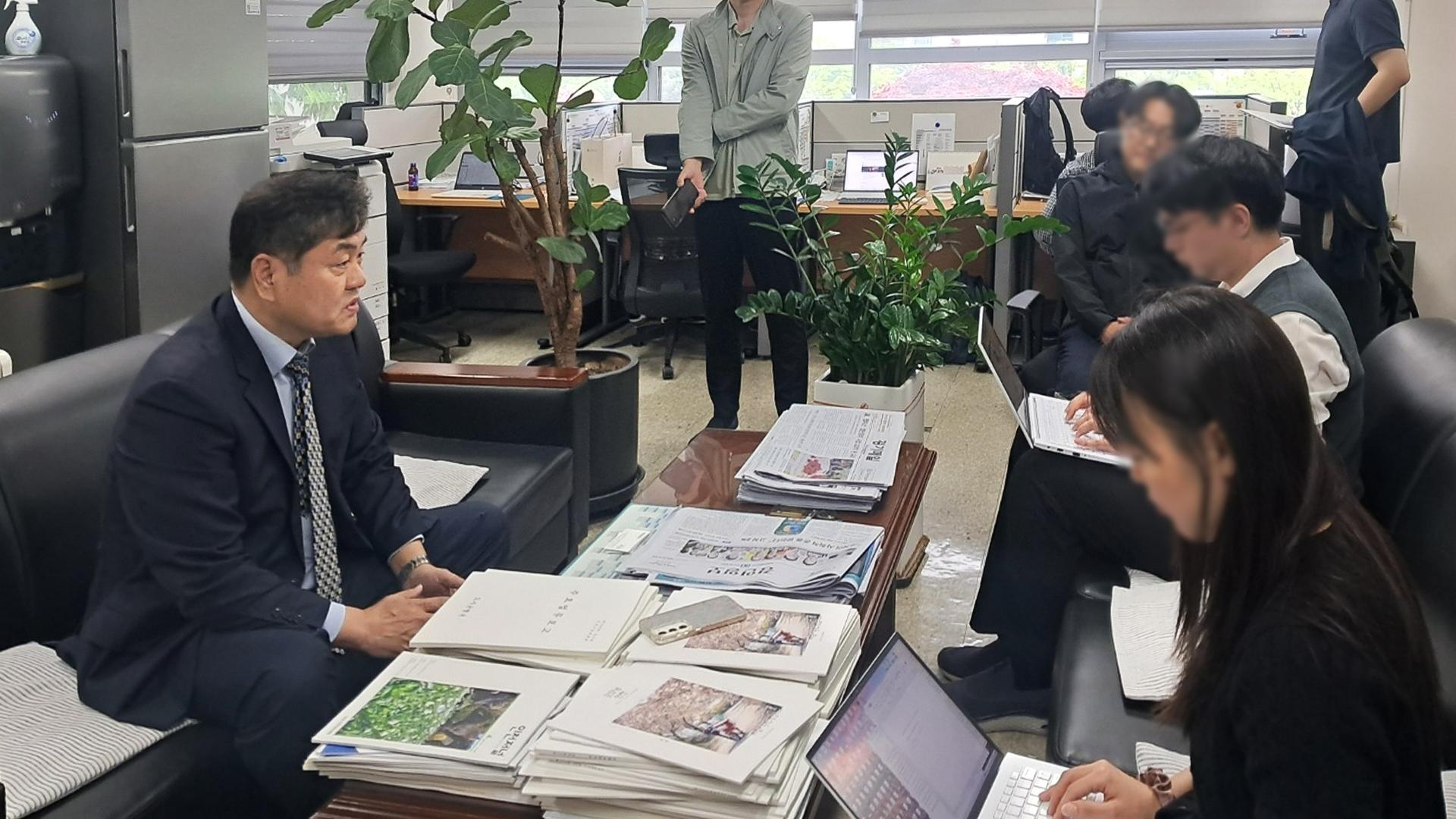 President Lee In-Jae of Incheon National Universit 대표이미지